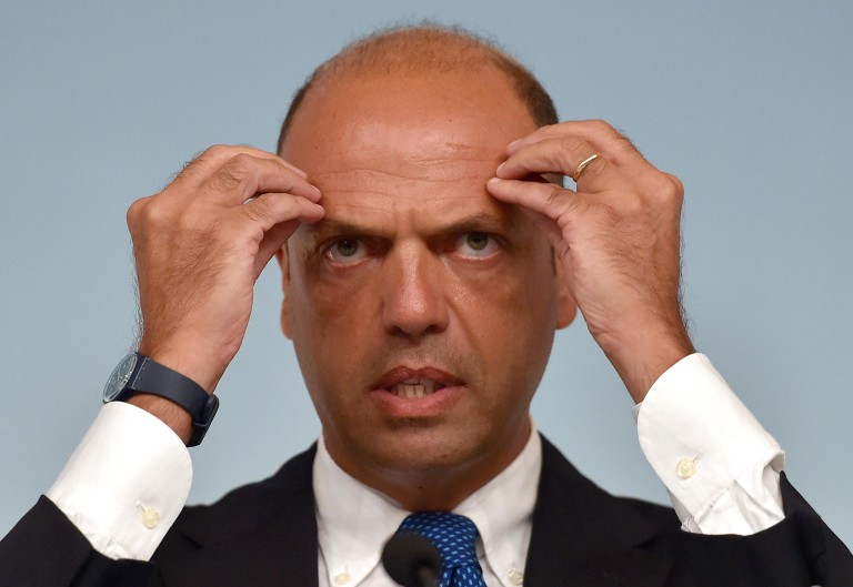 Il ministro dell'Interno Angelino Alfano durante la conferenza stampa al termine del Consiglio dei ministri, Roma, 27 agosto 2015.    ANSA/ETTORE FERRARI