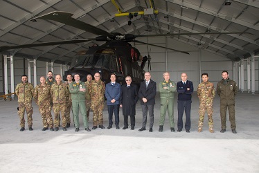 Foto di gruppo nel Nuovo Hangar hh101