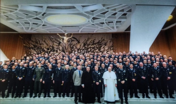 ROMA Foto di Gruppo con Sua Santità (1)